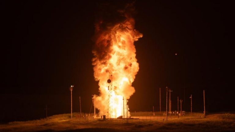 MMIII Test Verifies Multiple Reentry Vehicle, Reliability